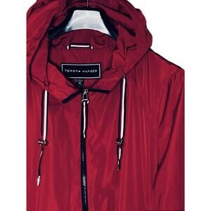 TOMMY HILFIGER RED HOODED FULL ZIP LTW WINDBREAKER SHELL JACKET SIZE XL